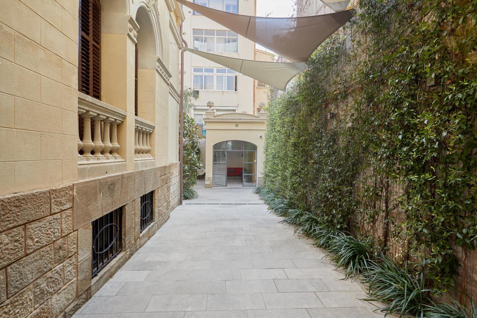 Le Palacete Powered By Sonder บาร์เซโลนา ภายนอก รูปภาพ