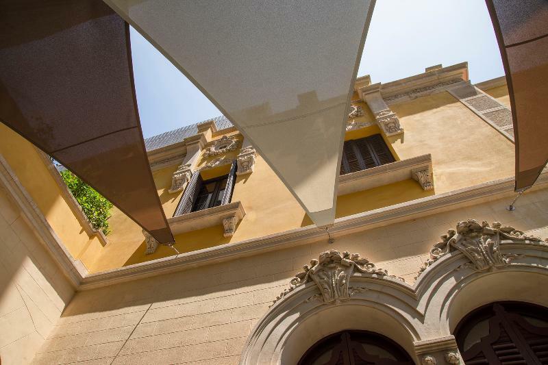 Le Palacete Powered By Sonder บาร์เซโลนา ภายนอก รูปภาพ
